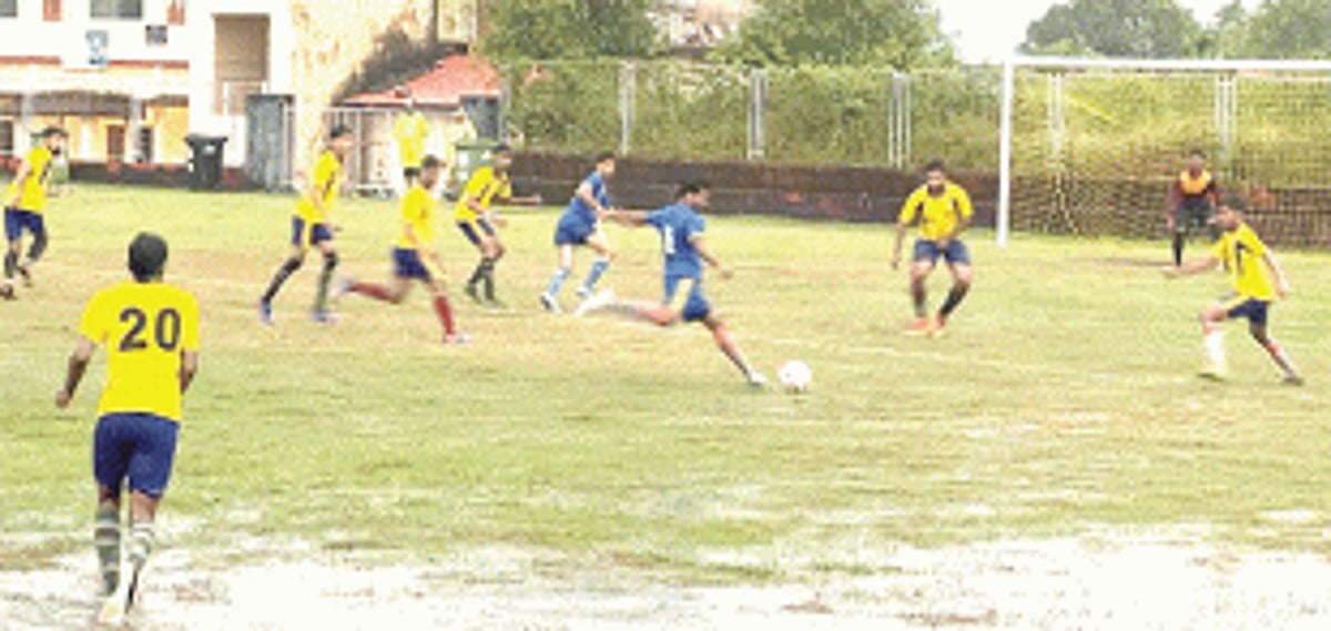 Pilerne SC down YSC Colvale, enter semis