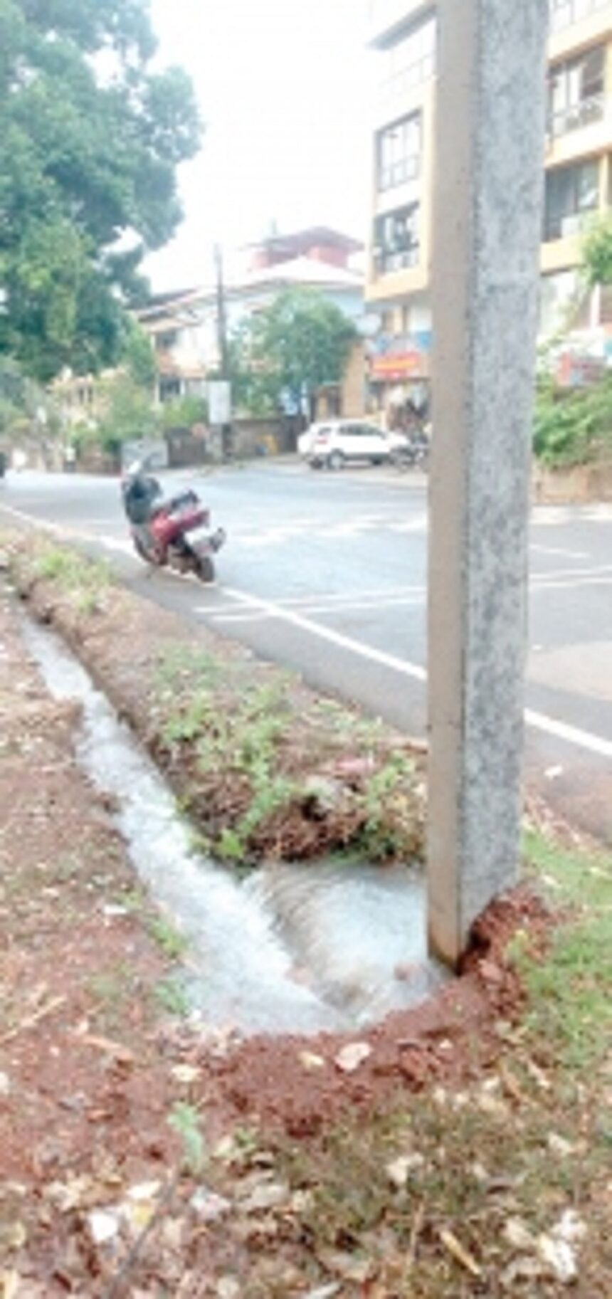 Pipeline bursts at Daag, locals face water crisis 1 Pipeline bursts at Daag, locals face water crisis