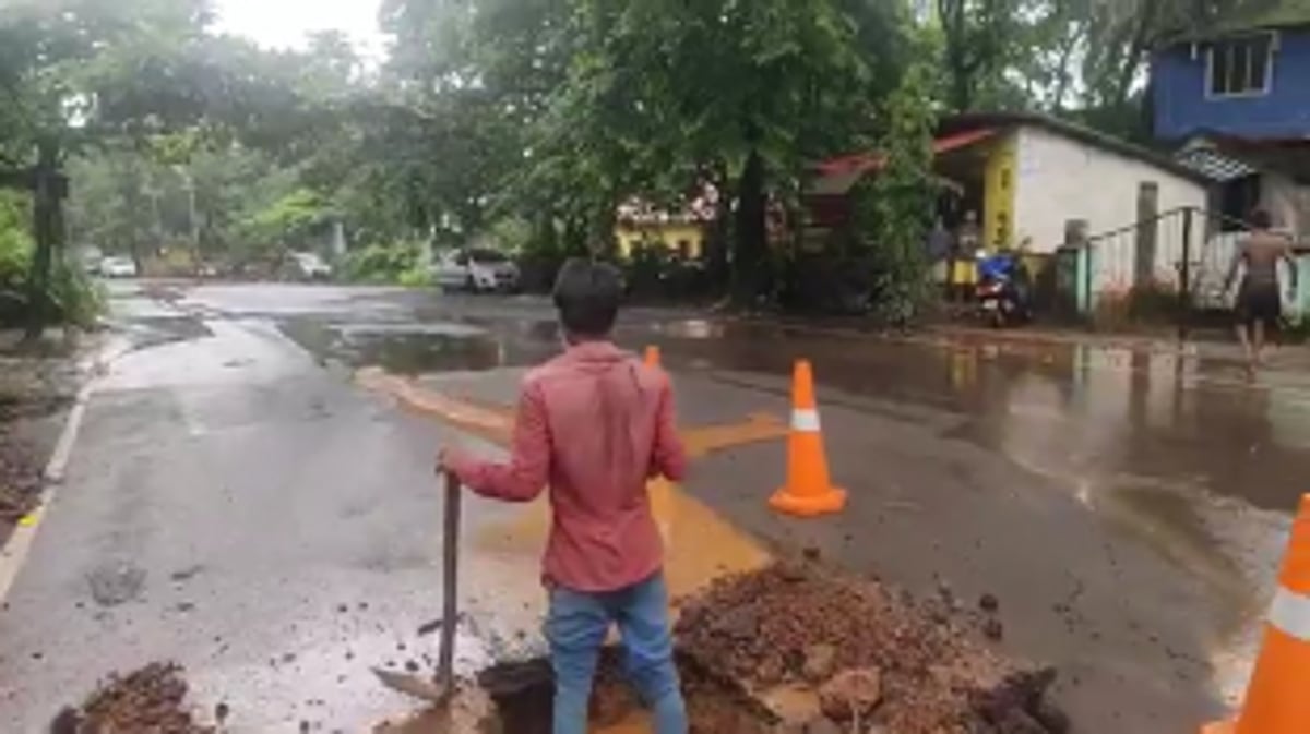 Pipeline bursts near Siolim PHC, huge quantity of water wasted