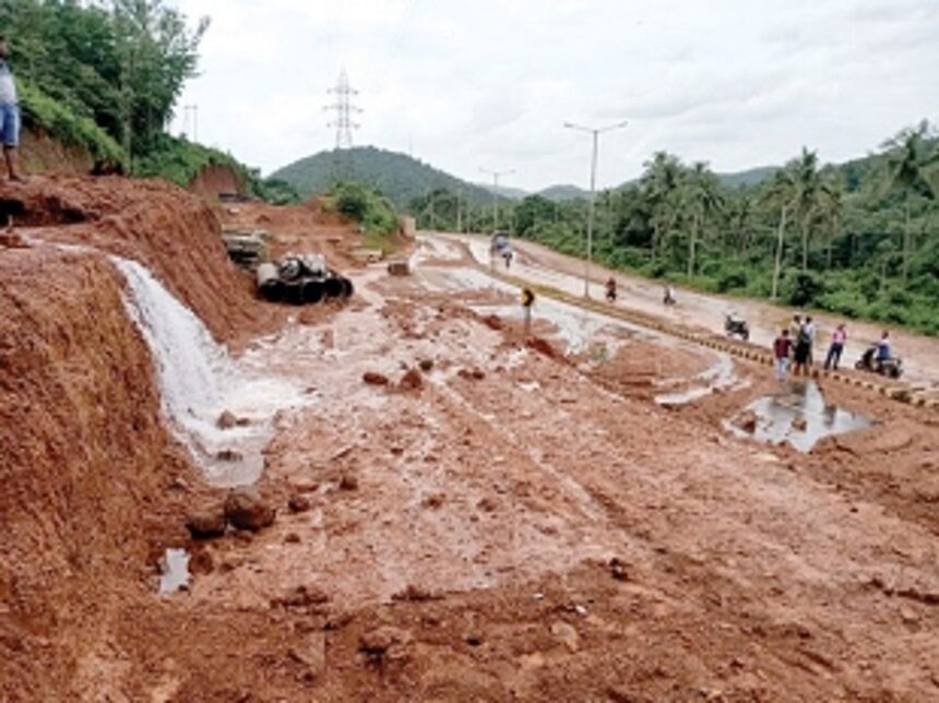 Pipeline supplying  water to Ponda bursts