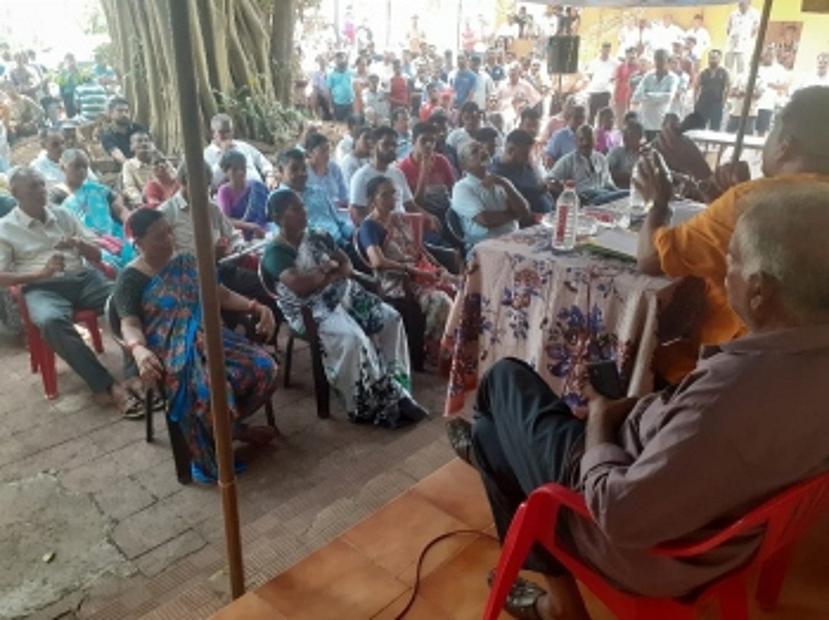 Pirna villagers warn MLA of boycott over poor roads and land misuse