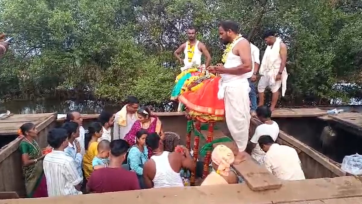Piso Rawalnath Deity from Mashel, Goa Makes Traditional Journey to Maye Village by Boat