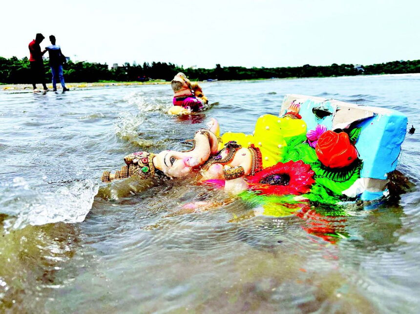 PoP Ganesh idols washed ashore at Caranzalem beach 1 Plaster of Paris Ganesh Idols Wash Ashore After Visarjan