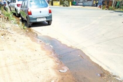Plug the water pipeline leakage