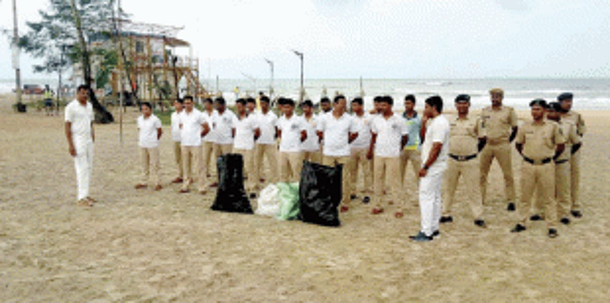 Police clean up Colva beach