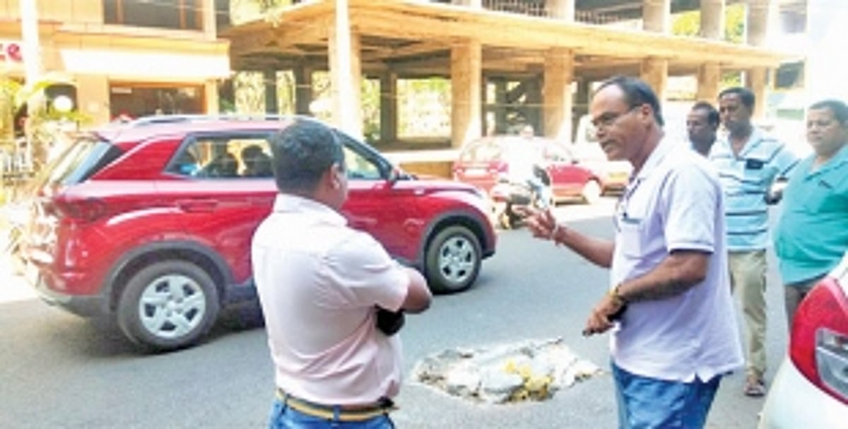 Police complaint filed against sewerage officials for criminal negligence
