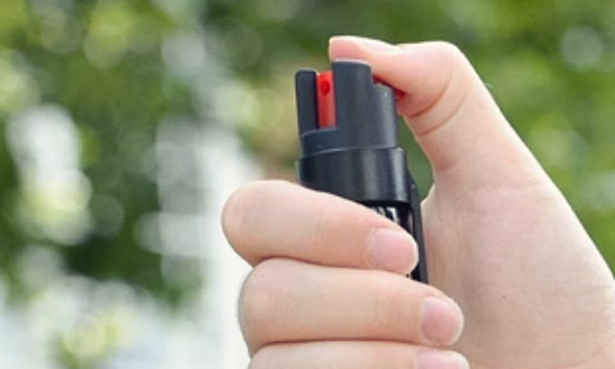 Police constable attacked with pepper spray