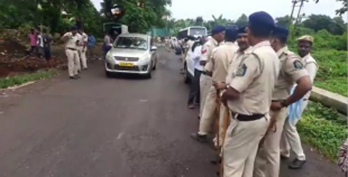 Police deployed at the proposed site for the MRF project in St Cruz to maintain law & order