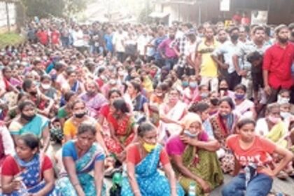 Police lathi charge at Shel-Melauli,  villagers respond with stones