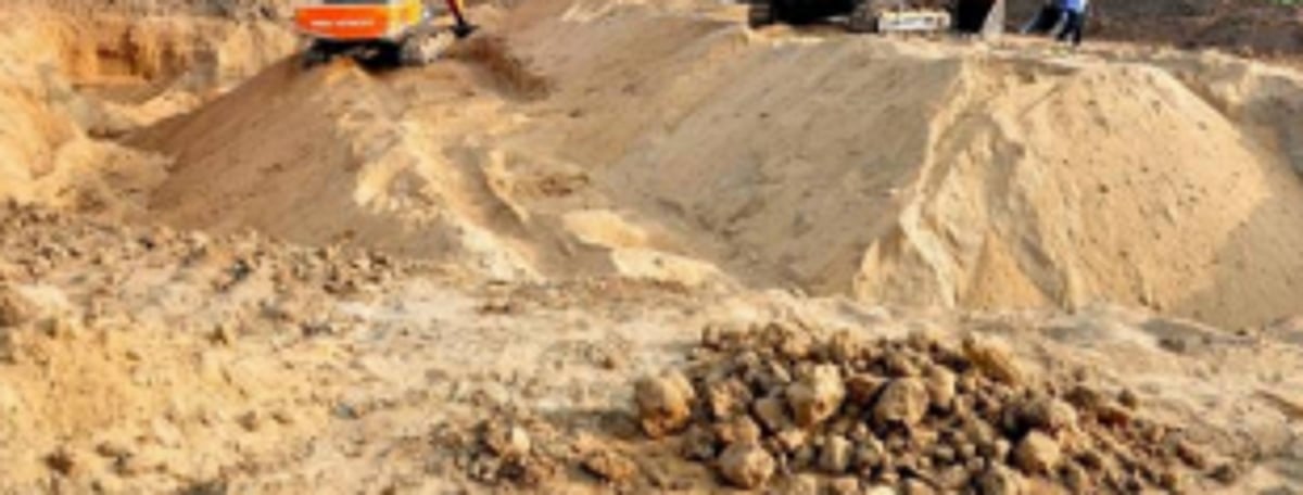 Police seize  sand at Mardol