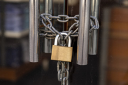 Police shut shop beyond essentials at Margao market