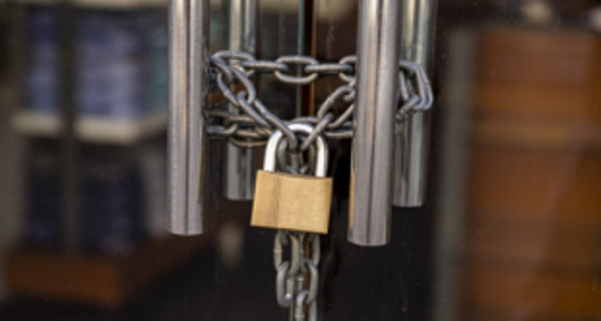 Police shut shop beyond essentials at Margao market