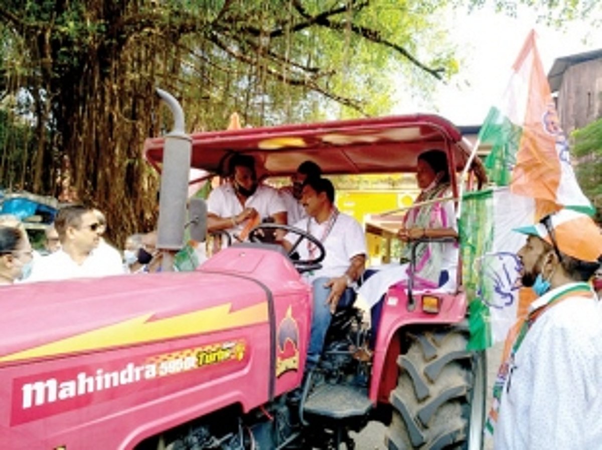 Police stop Cong’s tractor  rally against farm bills