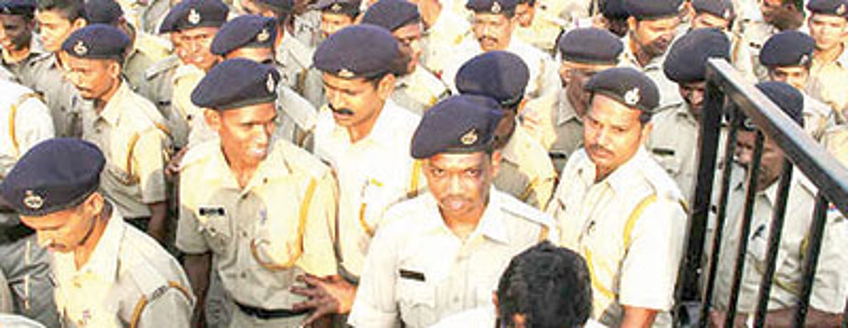 Policemen on legislative assembly duty await food allowance