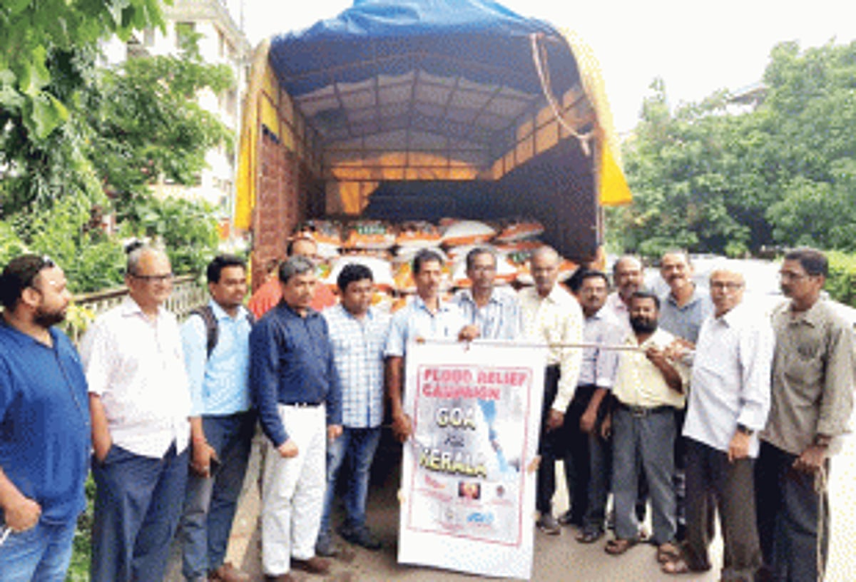 Political parties, activist groups  send aid to Kerala flood victims