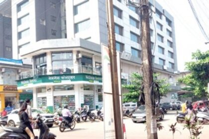 Political posters block view  of road users in Vasco