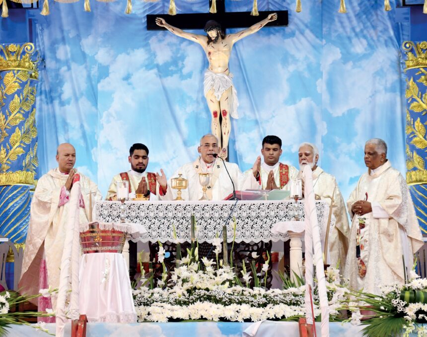 Pomp, religious fervour mark St Joseph Vaz feast at Sancoale 1 Pomp, religious fervour mark St Joseph Vaz feast at Sancoale