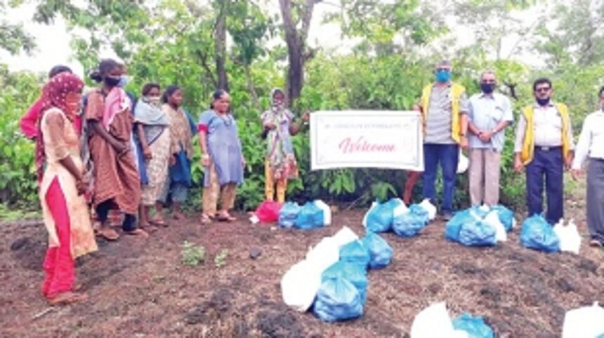 Ponda Lions Club comes to the  rescue of Vanarmare Tribes