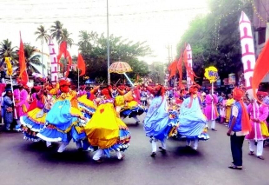 Ponda Shigmo floats parade enthrals audience