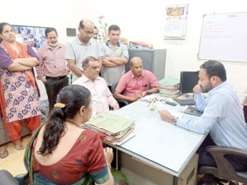 Ponda businessmen  demand reduction  of hike in taxes