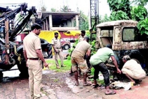 Ponda civic body tows away  abandoned cars, eases traffic flow