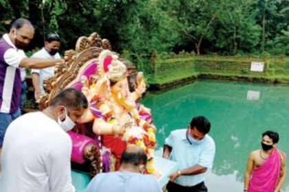 Ponda devotees bid adieu  to Lord Ganesh