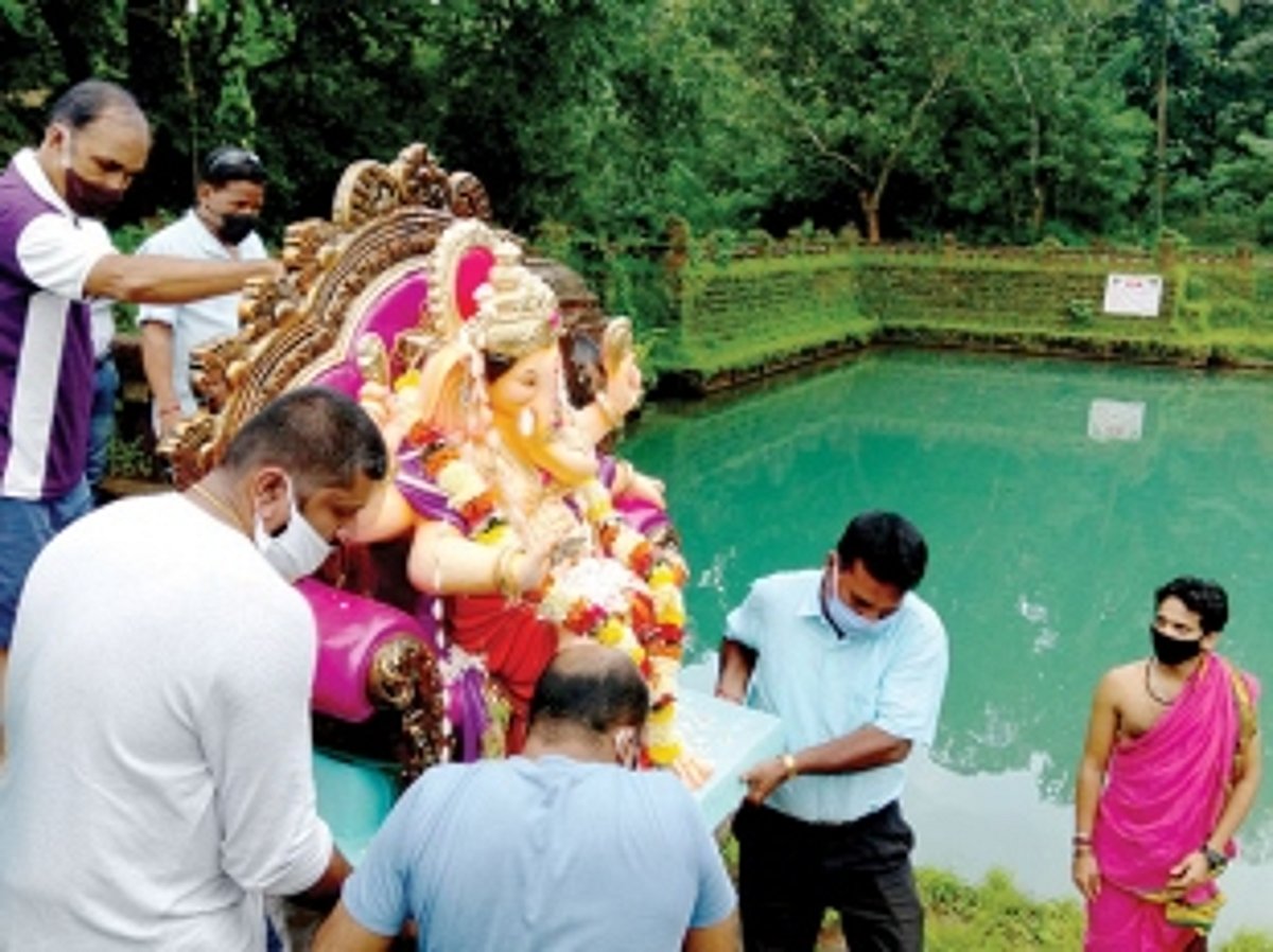 Ponda devotees bid adieu  to Lord Ganesh