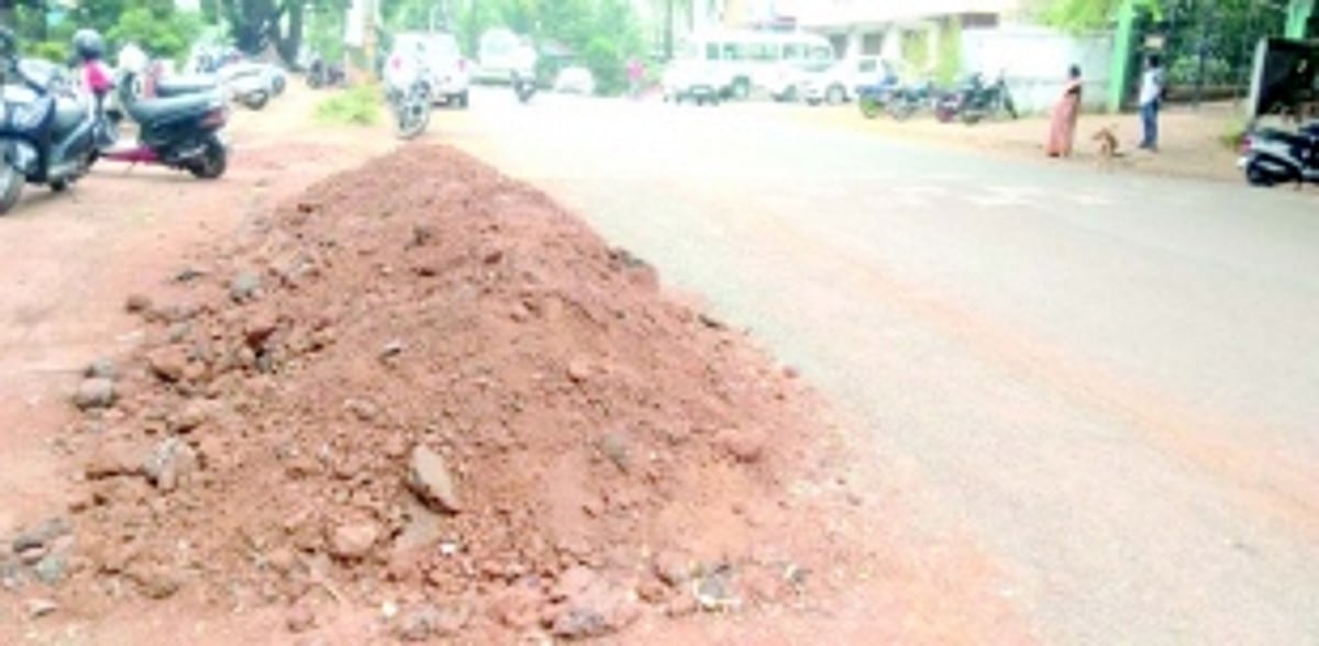 Ponda dogged by severe dust pollution, causing nuisance to students and passers-by