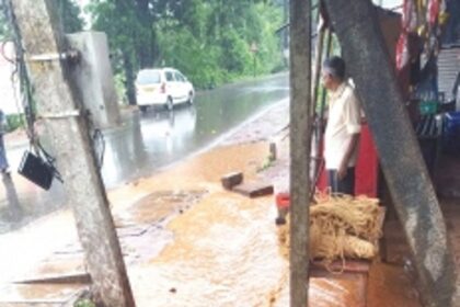 Ponda floods with heavy rains  as choked gutters overflow