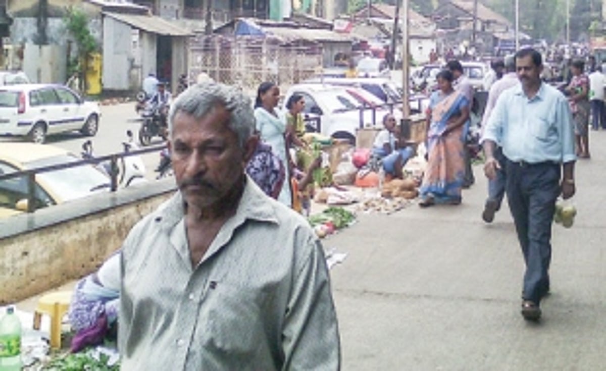 Ponda footpath vendors find space outside new market