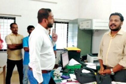 Ponda locals rally behind retrenched postal workers,  urge MP Shripad to take up issue with Centre