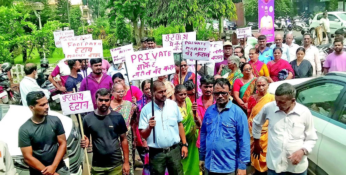 Ponda market vendors protest against footpath hawkers, encroachments