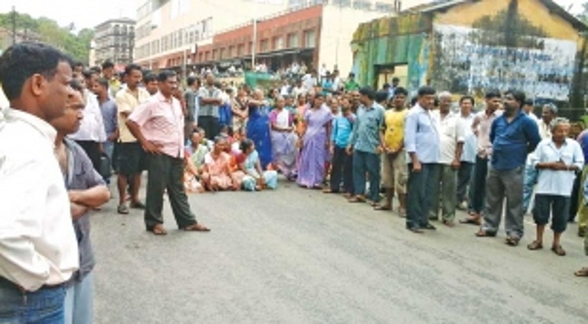 Ponda market vendors step up stir, go on flash strike