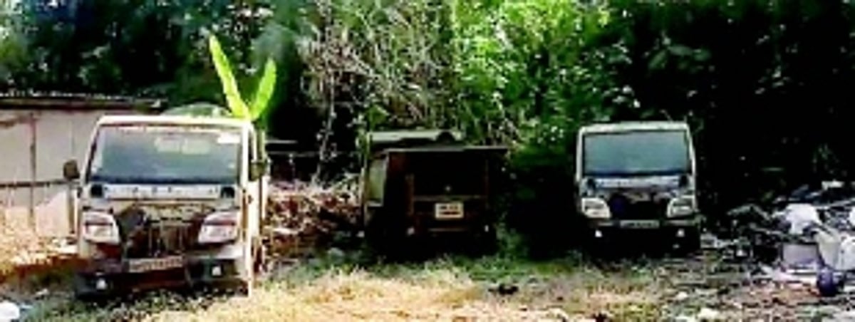 Ponda residents urge authorities to clear abandoned vehicles, call for auction