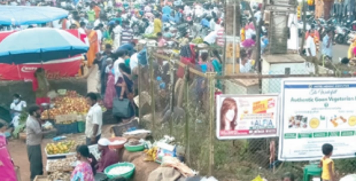 Ponda vendors object to Karnataka vendors selling flowers and fruits