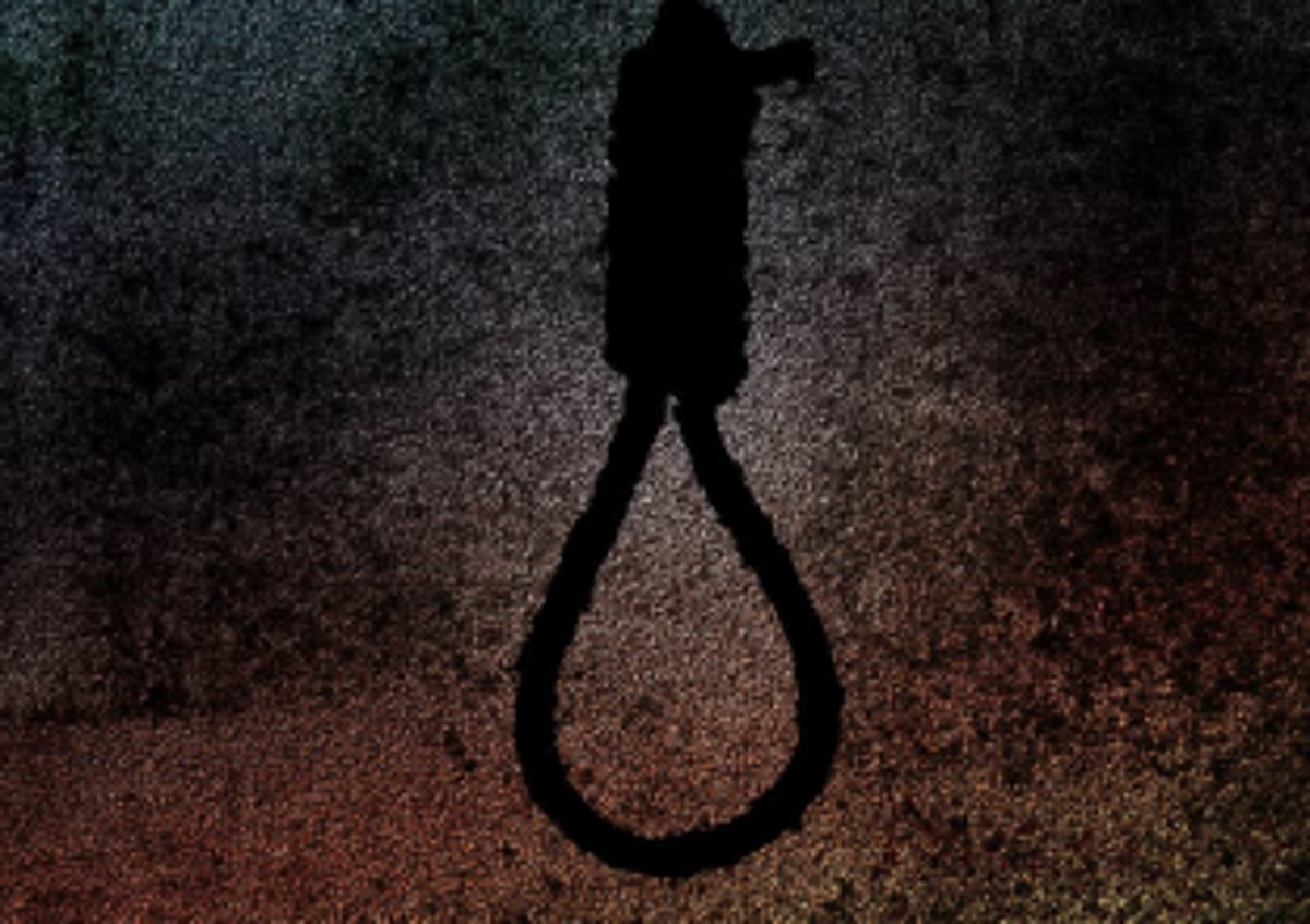 Ponda woman   hangs to death