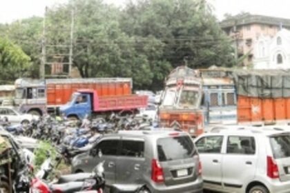 Pondaitees urge police to regulate traffic during festive days