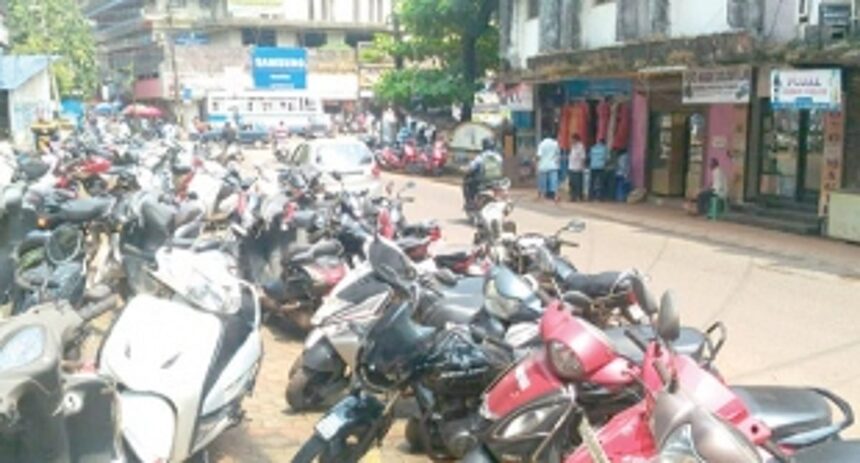 Pondaites demand more parking spaces in town