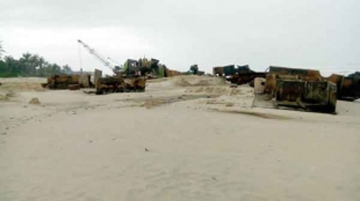 Pontoon finally removed from Arossim beach