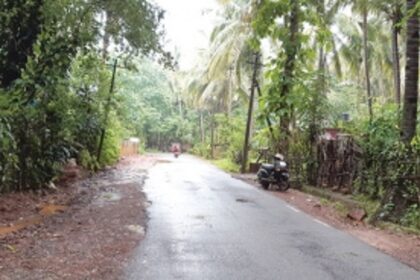 Poor condition of road puts commuters at risk