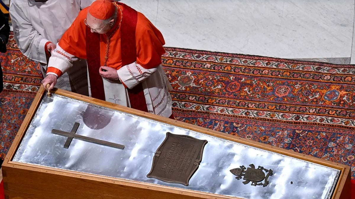 Pope Francis’ Coffin Sealed in Private Ceremony as Thousands Pay Final Respects at the Vatican