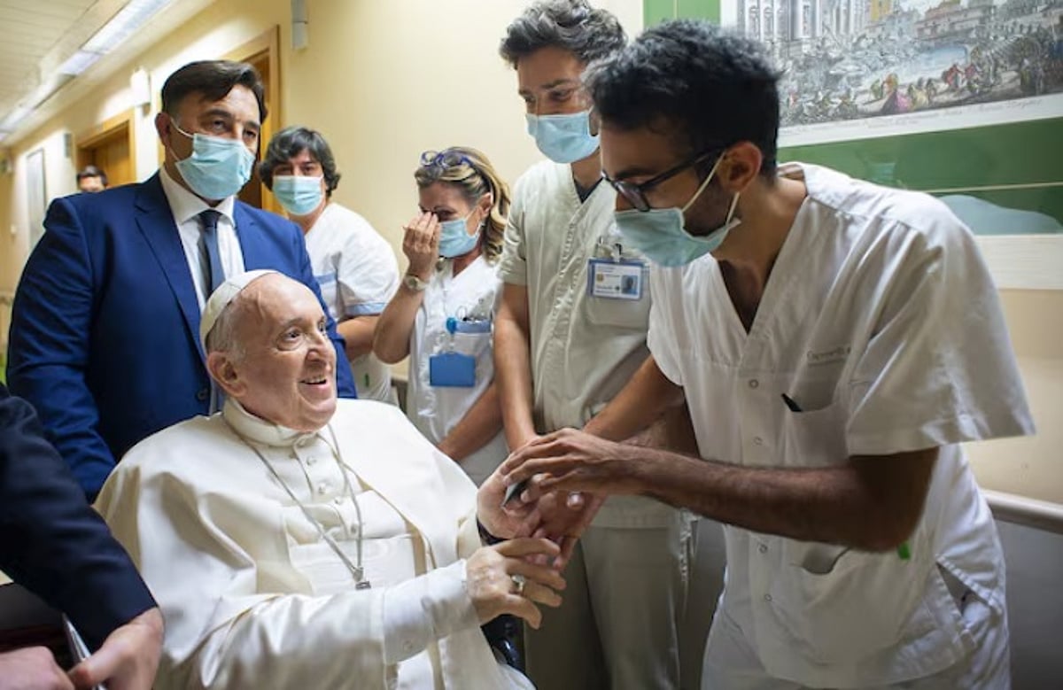 Pope Resting and Undergoing Oxygen Therapy: Latest Health Update from the Holy See