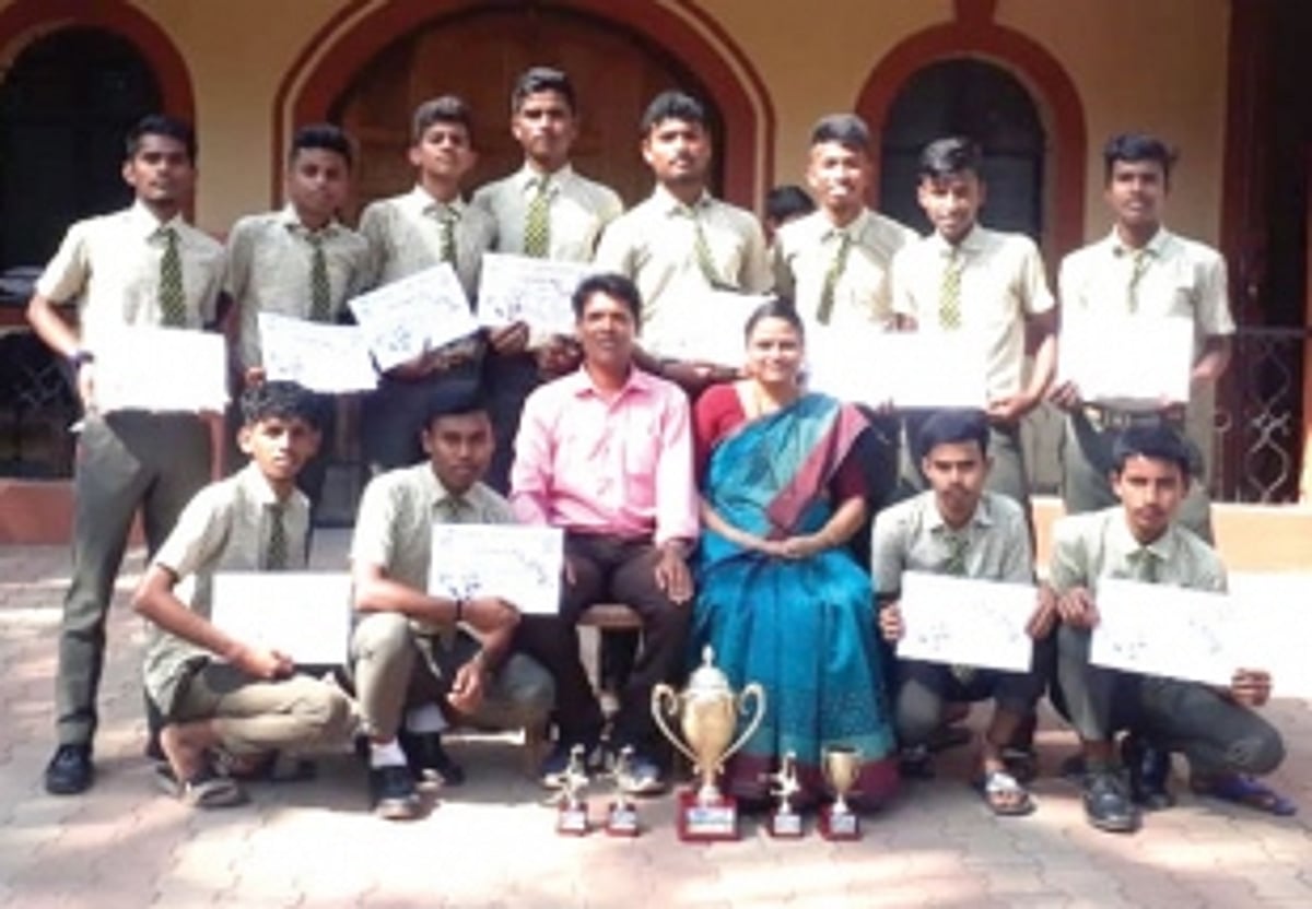 Popular English HS win inter-school title
