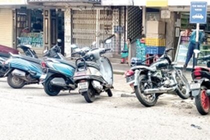 Port Town residents demand stern action on haphazard parking