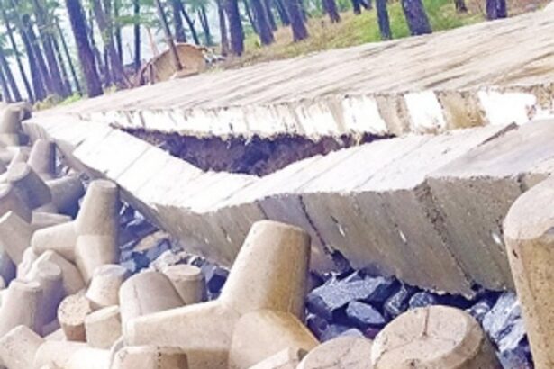 Portion of gabion wall collapses at Keri beach
