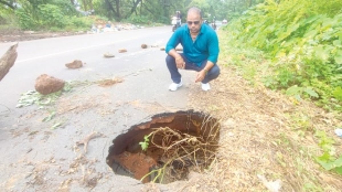Portion of ring road gives way at Margao, residents blame contractor for shoddy work