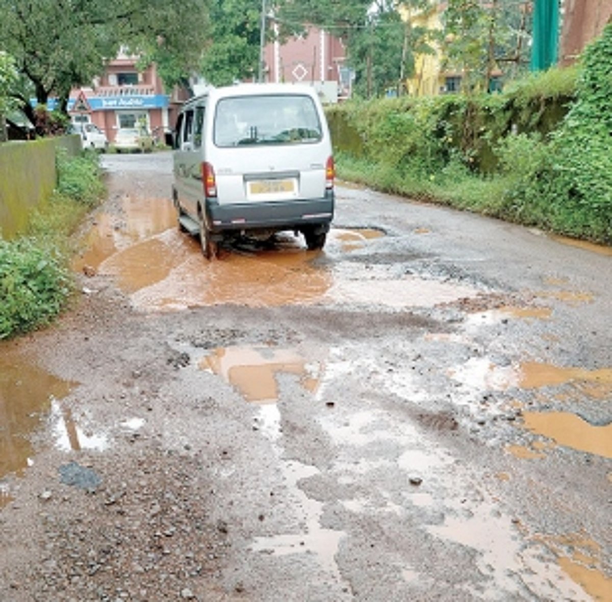 Porvorim CHOGM road cries for attention