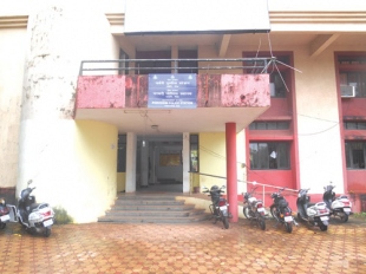 Porvorim women demand justice,  seek action against PI, constable