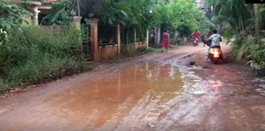 Pothole ridden Ashvem-Mandrem road a nightmare for commuters.