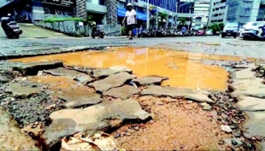 Potholed roads leave Panjim’s prestigious Patto business enclave reeling